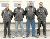 Sie sind stolz auf die Auszeichnung der „DFB-Stiftung Egidius Braun“, die Jugendleiter der Vereine ...